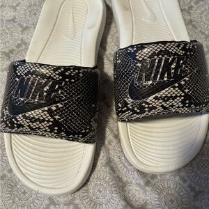 Women’s Nike slides snake skin print size 6
